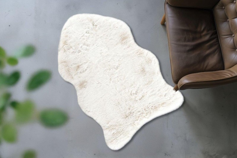 Dywan pluszowy Obsession Infinity shape INF 201 biały w salonie