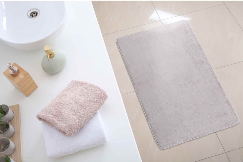 Dywanik łazienkowy Teddy-May szary  w łazience