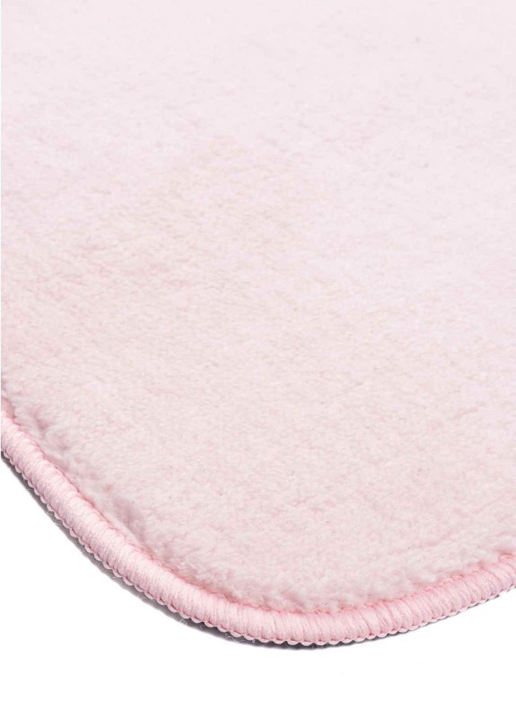 Detal różowego dywanika łazienkowego Teddy-May