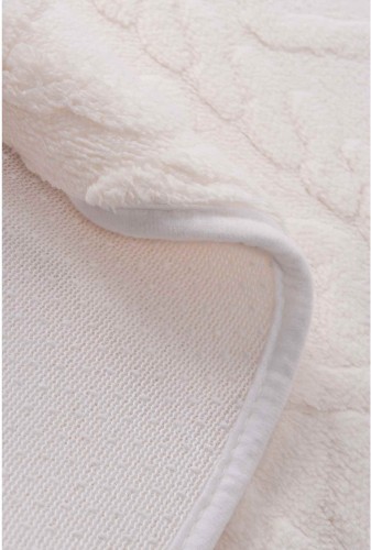 Bok okrągłego kremowego dywanika łazienkowego New Style 3d