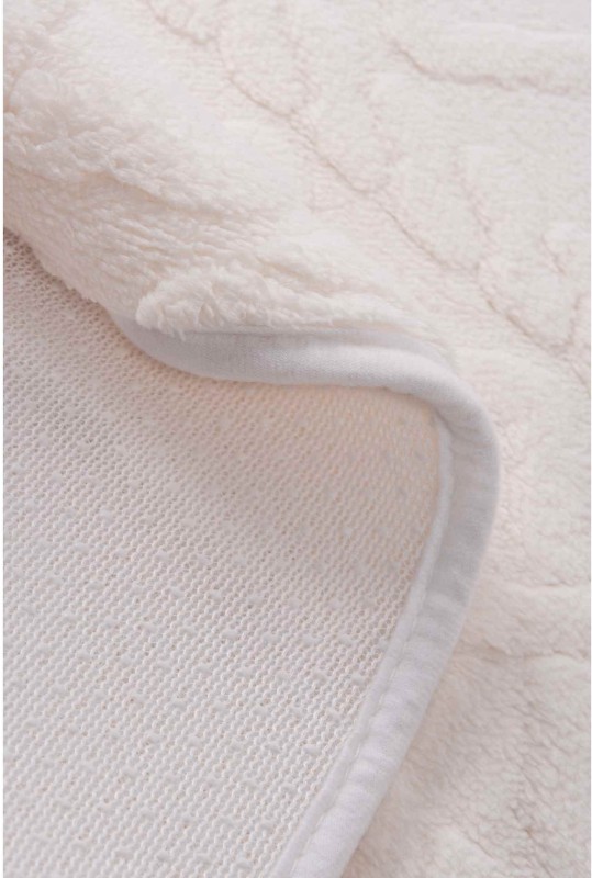 Bok okrągłego kremowego dywanika łazienkowego New Style 3d