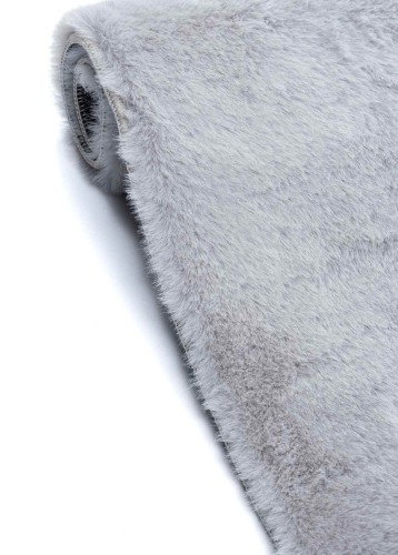 Dywan pluszowy Madera jasno szary zwinięty w rulon