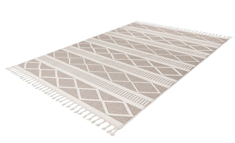 Rzut z boku na beżowy dywan boho Ligne Lalee Tunis TUN 401