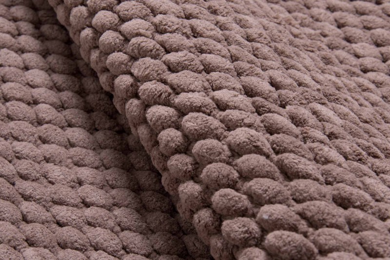 Przybliżenie dywanika łazienkowego Master brąz