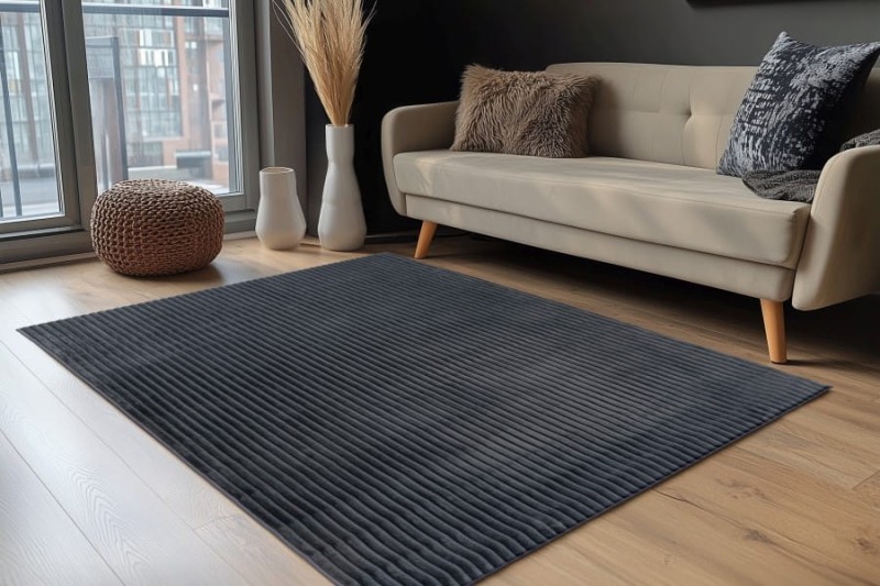 Grafitowy dywan 3d Lalee Hides Plush PLU 500 w salonie