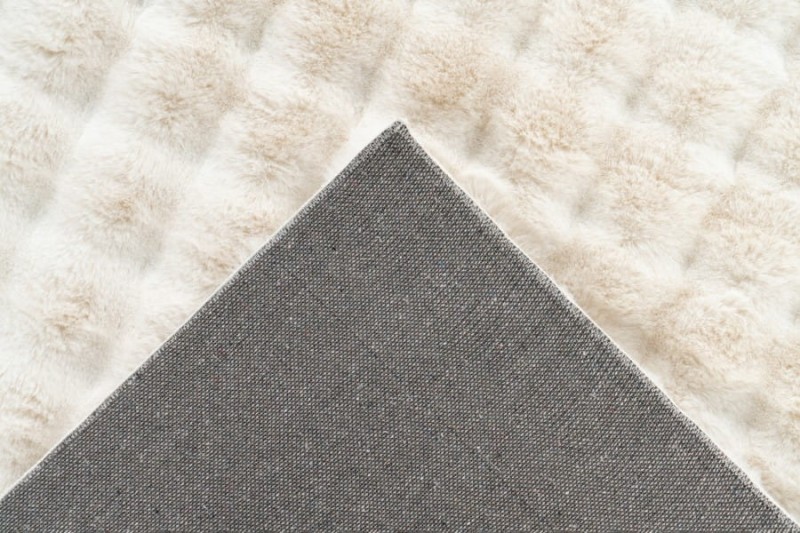 Spód kremowego dywanu pluszowego 3d Lalee Hides Harmony HAR 800