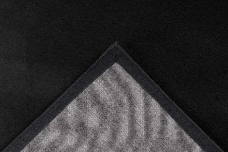 Spód grafitowego dywanu pluszowego Lalee Hides Paradise PAR 400