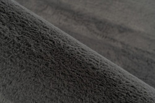 Runo grafitowego dywanu okrągłego pluszowego Lalee Hides Paradise PAR 400