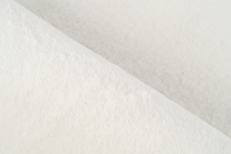 Runo białego dywanu okrągłego pluszowego Lalee Hides Paradise PAR 400