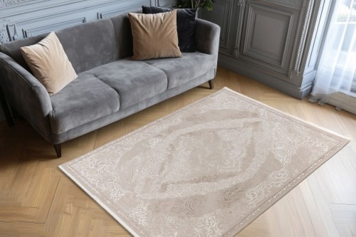 Beżowy dywan klasyczny Lalee Home Elif ELI 404 w salonie
