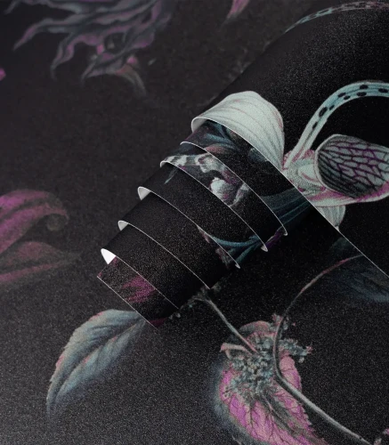 Tapeta wzór roślinny Botanic Violet detal.webp