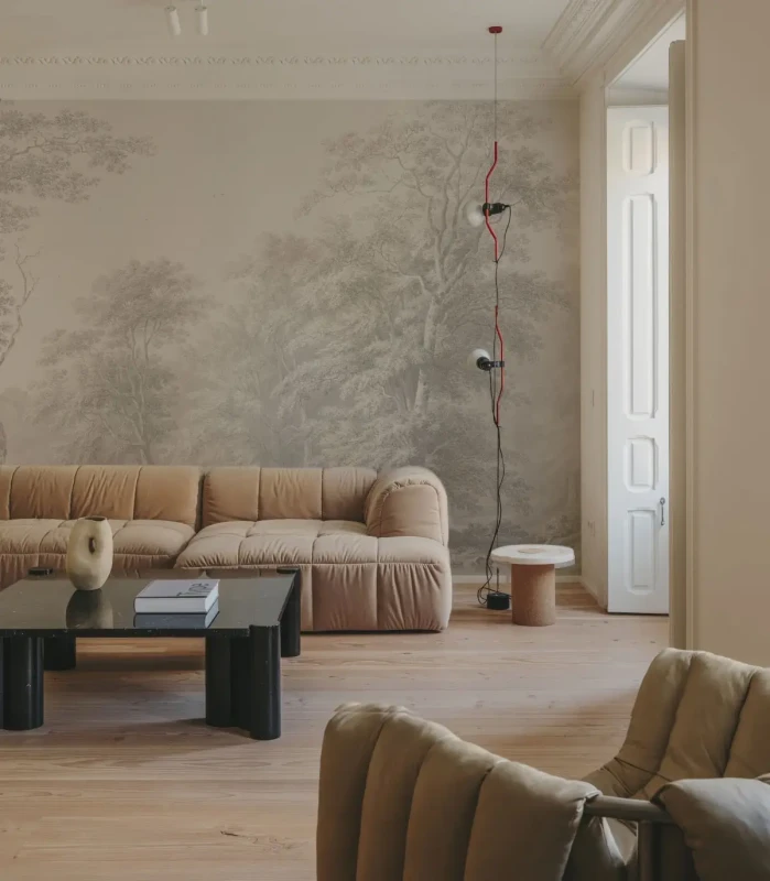 Tapeta z lasem Watercolor Grove Beigew salonie.webp