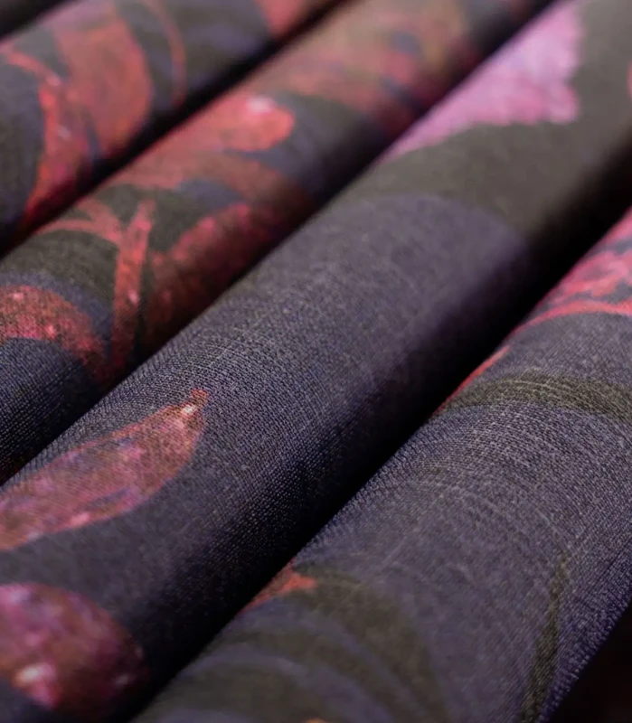 Zbliżenie jednej z faktur tapety Ceylon.webp