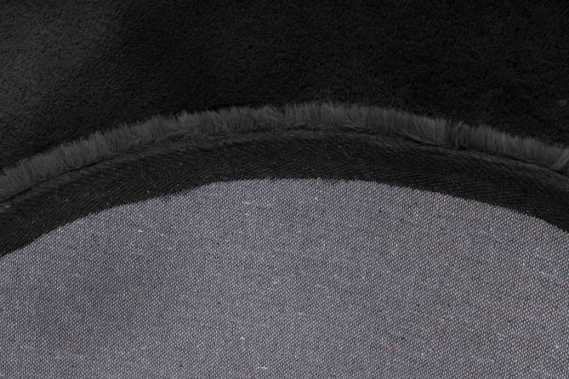 Spód czarnego dywanu okrągłego pluszowego Lalee Hides Heaven HEA 800