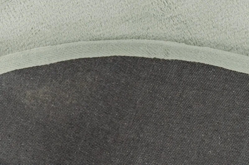 Spód zielonego dywanu okrągłego pluszowego Lalee Hides Heaven HEA 800