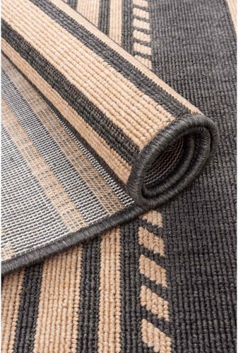 Runo i spód dywanu zewnętrznego Outdoor Delmar paski brąz