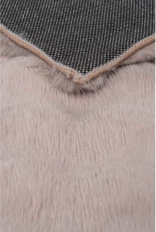 Antypoślizgowy spód beżowego dywanu pluszowego Rabbit Bubble