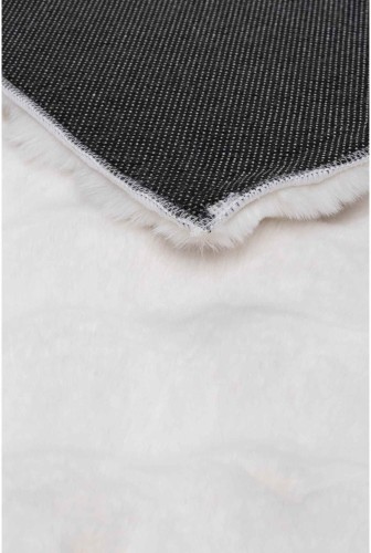 Antypoślizgowy spód kremowego dywanu pluszowego 3d Rabbit Bubble