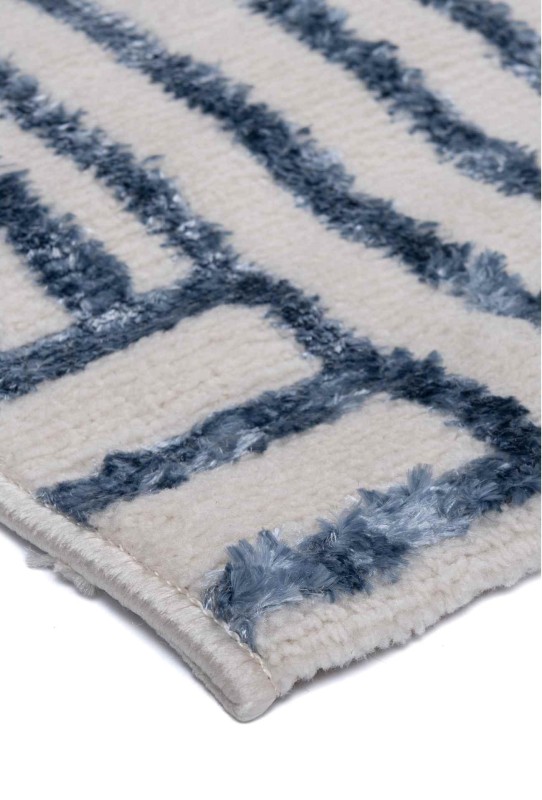 Detal dywanu niebieskiego nowoczesnego salamanca kwadraty