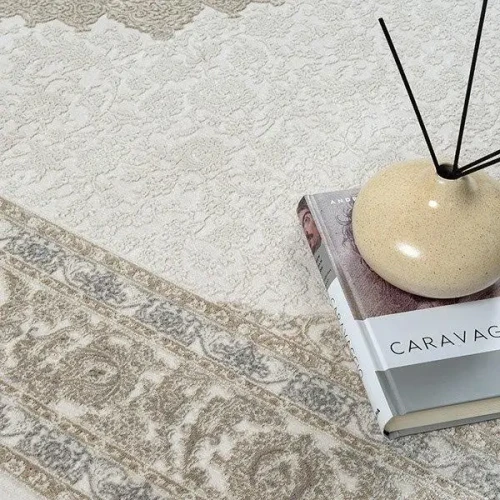 Runo beżowego dywanu klasycznego Fabia 71291 70