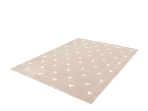 Rzut z góry dywanu dziecięcego FD Lida Sweetie jasny beż
