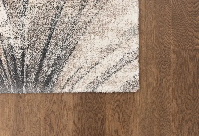 Zbliżenie wzoru dywanu nowoczesnego FD Lush Lilim popiel (binding)