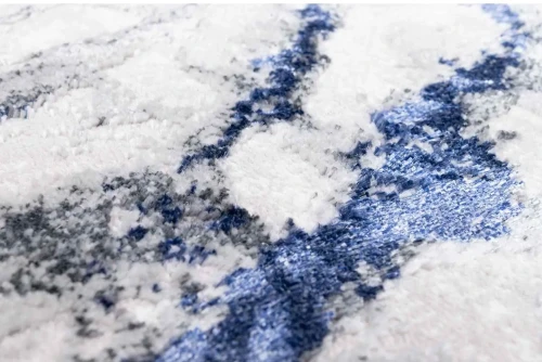 Zbliżenie runa dywanu nowoczesnego Stone marmur granatowy