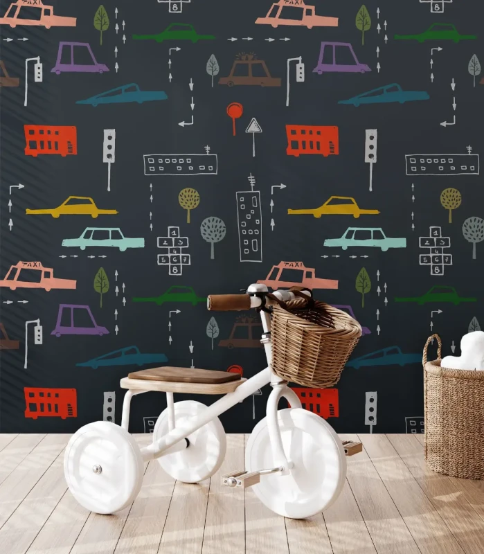Dziecięcy rowerek w pokoju przy ścianie z tapetą Cars Navy Blue.webp