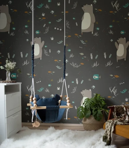 Tapeta dziecięca z misiem i morskimi zwierzętami Underwater Bear Black w pokoju z huśtawką.webp