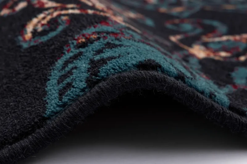 Zbliżenie runa dywanu Agnella Isfahan Romina granat