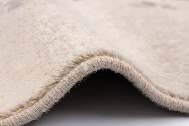 Zbliżenie runa dywanu Agnella Isfahan Tosca biały