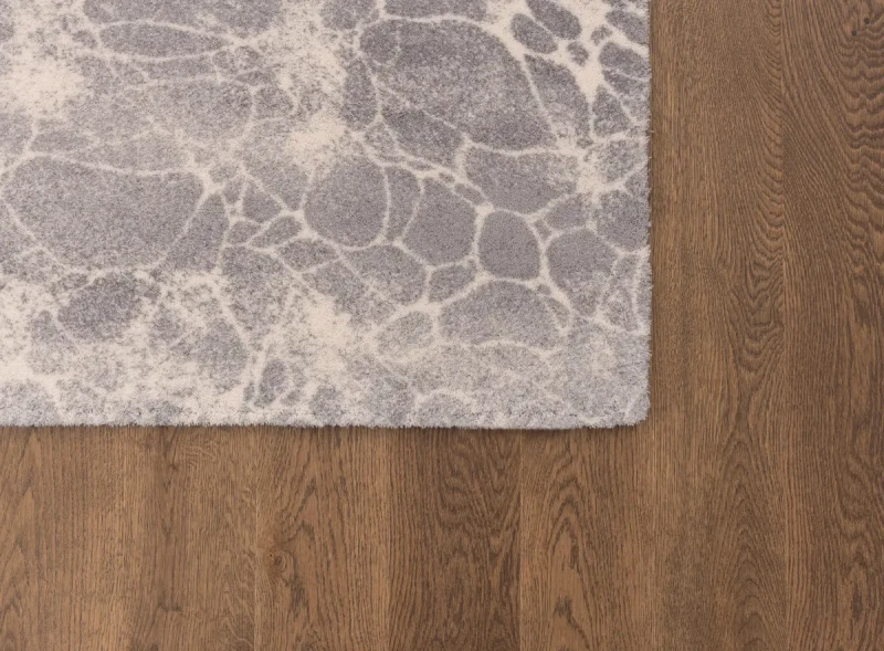 Dywan Agnella Calisia Aristo biały marmurowy wzór na runie.webp