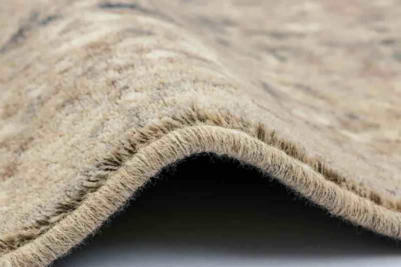 Zbliżenie runa dywanu Agnella Isfahan Tomaso len