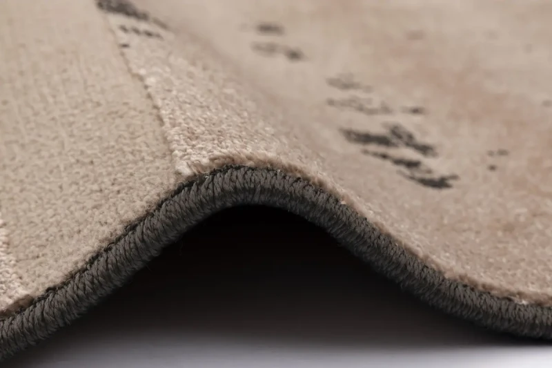 Obszycie i runo dywanu nowoczenegoFD Lida Nicco beż