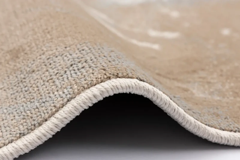 Obszycie i runo dywanu nowoczesnego FD Sensi Bizar ciemny beż