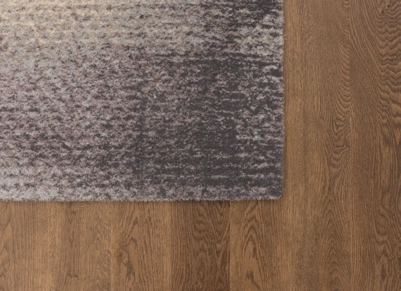 Gradientowy wzór na runie dywanu Agnus Savia wrzosowy.webp