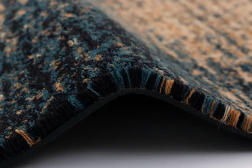 Dywan wełniany Agnus Savia szmaragd wysokość runa i wykończenie taśmą.webp