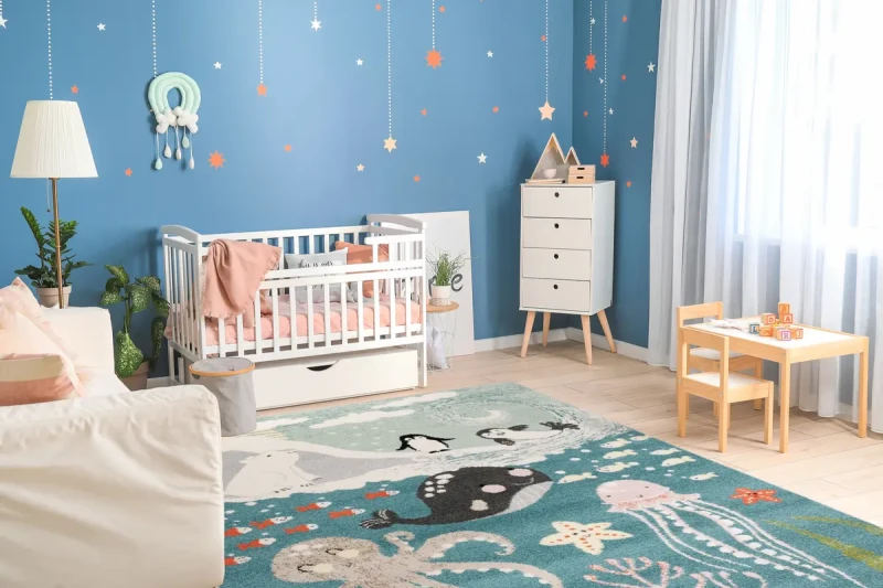 Dywan dziecięcy FD Funky Top Arctica lazurowy w pokoju dziecięcym