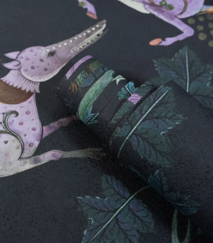 tapeta-z-mitycznymi-zwierzetami-botanic-beast-purple