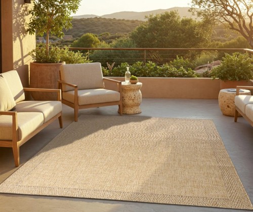 Dywan zewnętrzny Indoor and Outdoor SG47A beige Yucana Tam w aranżacji