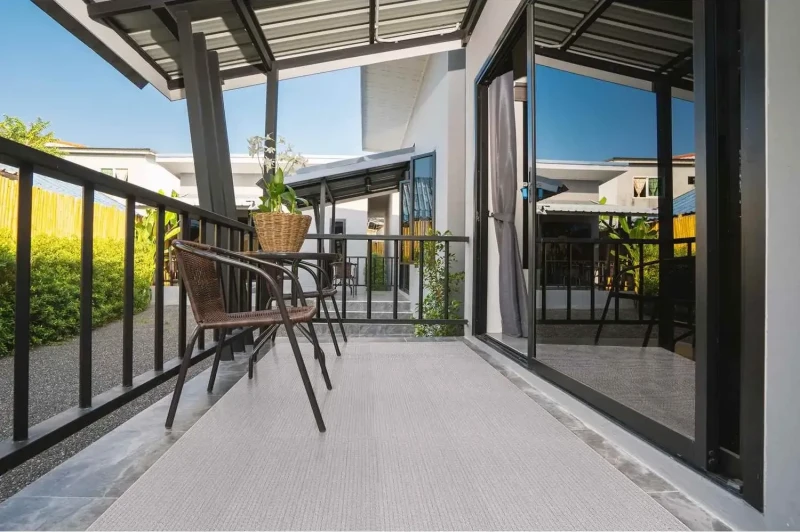 Wykładzina outdoor Toronto kwadraciki szara (płaskotkana).webp