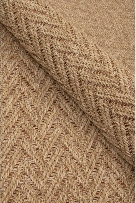 Wykładzina beżowa zewnętrzna płaskotkana o strukturze jodełki Kenzy 4m.webp