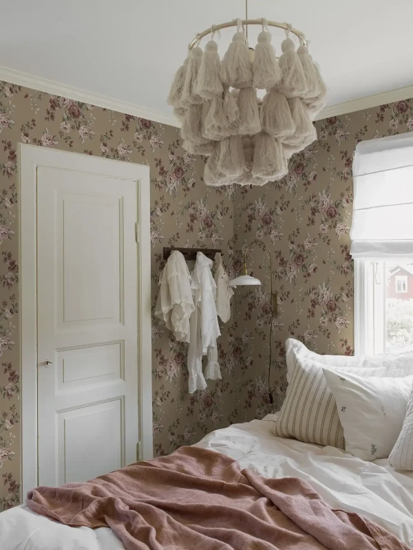 Tapeta w róże do sypialni Newbie 6934 Nomi.webp