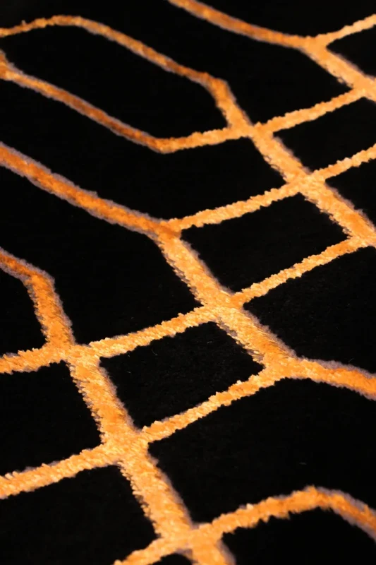 Dywan geometryczny 3d Diamond Tyro K4427G czarno-złoty zbliżenie runa