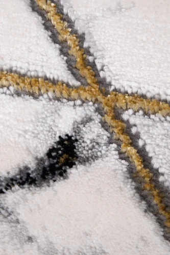 Dywan geometryczny marmur Diamond K4428G szaro-złoty detal