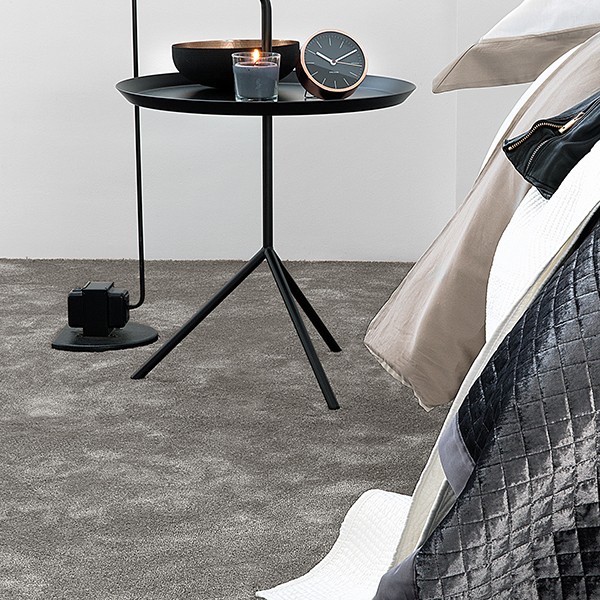 Wykładzina dywanowa AW Satisfaction 49 w sypialni