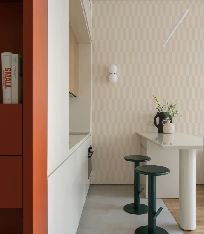 Tapeta do kuchni w stylu nowoczesnym Wallcolors Tetris Stripe pink.webp