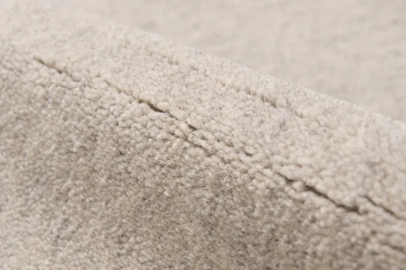 Wełniana wykładzina dywanowa Agnella Natural N M0025 szara - runo