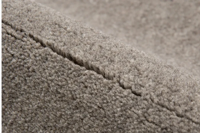 Wełniana wykładzina dywanowa Agnella Natural N M0026 ciemnoszara - runo