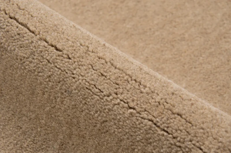 Wełniana wykładzina dywanowa Agnella Natural N M0030 ciemny beż - runo